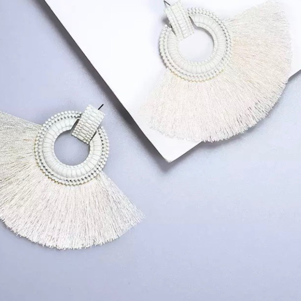 New Beaded Fan-shaped White Tassel earrings